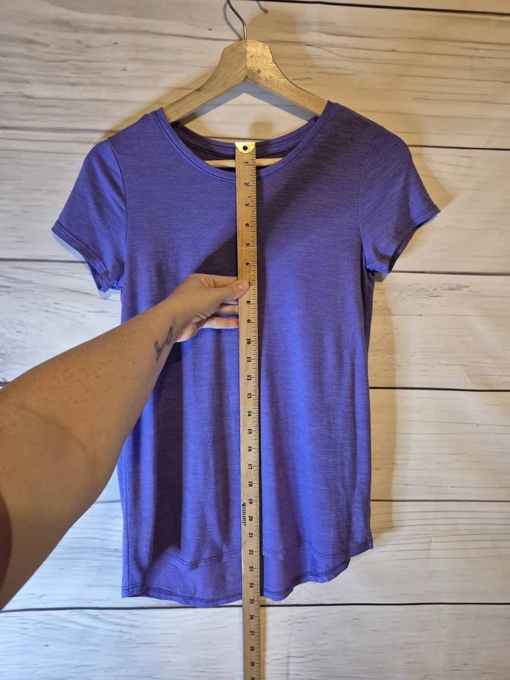 Old Navy Purple Lightweight Short Sleeve Kids Athletic Tee XL (14)